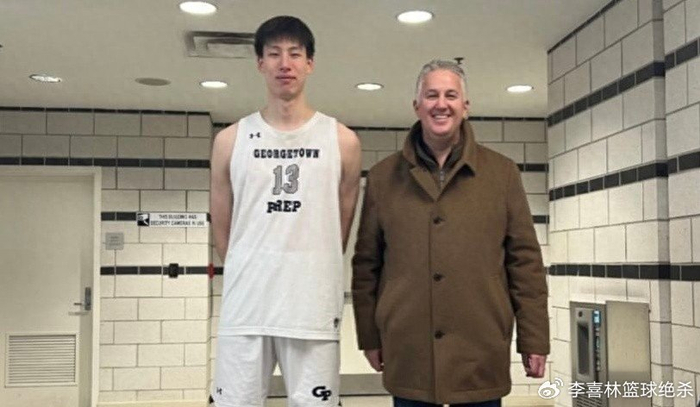 夺冠+MVP！中国男篮18岁2米15新星崛起闪耀：曾单场轰30+8真猛|斯楠|世预赛|胡金秋|郇斯楠|篮板_新浪体育_新浪新闻